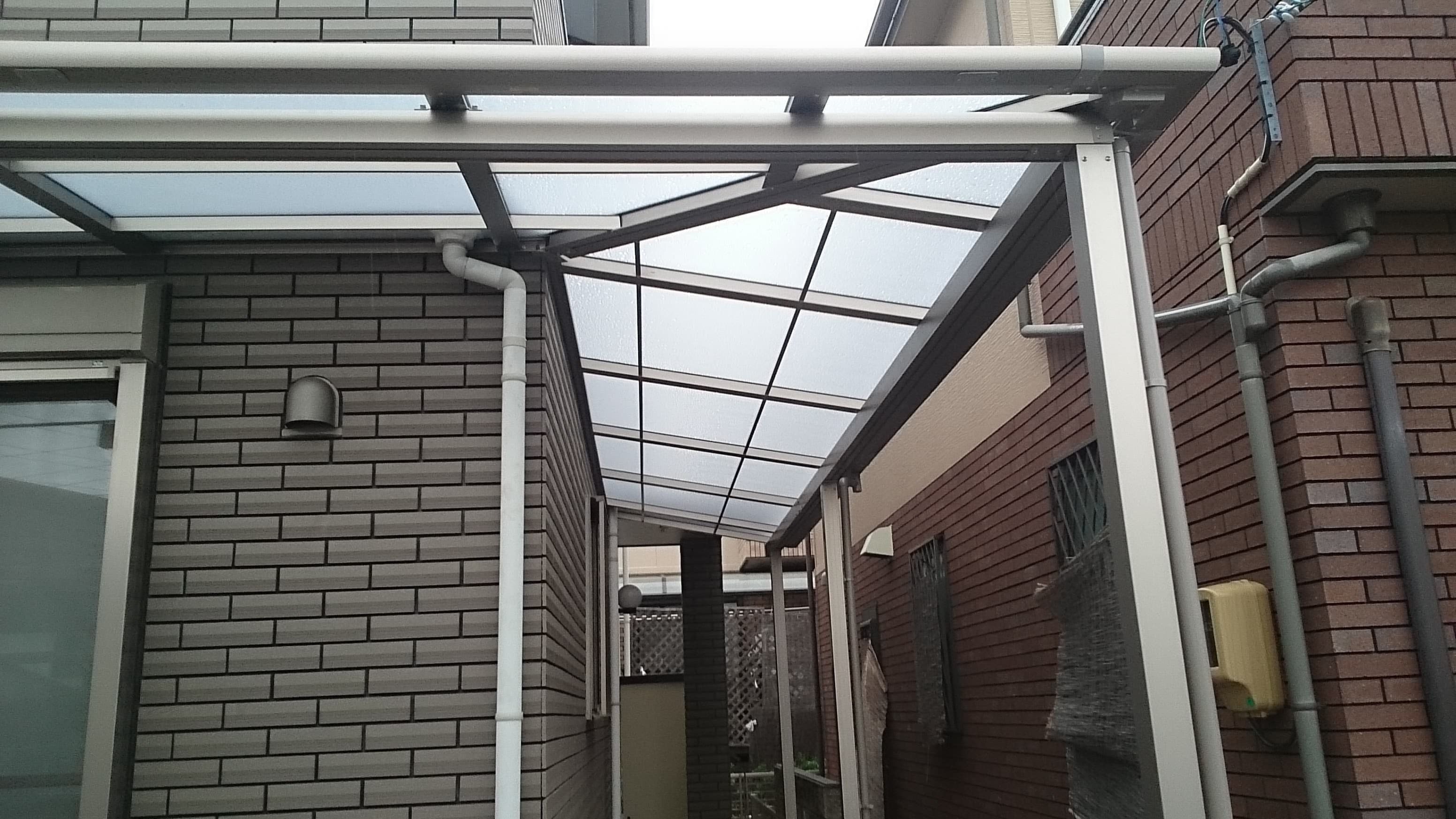 テラス新設工事 | 名古屋市昭和区のエクステリア工事ならイズ美