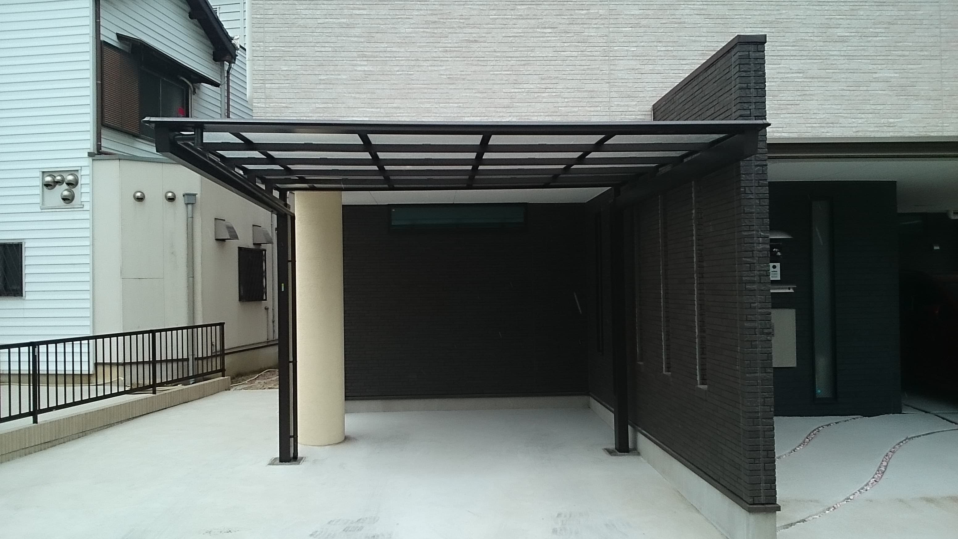 スタイリッシュカーポート新設工事 | 名古屋市昭和区のエクステリア工事ならイズ美