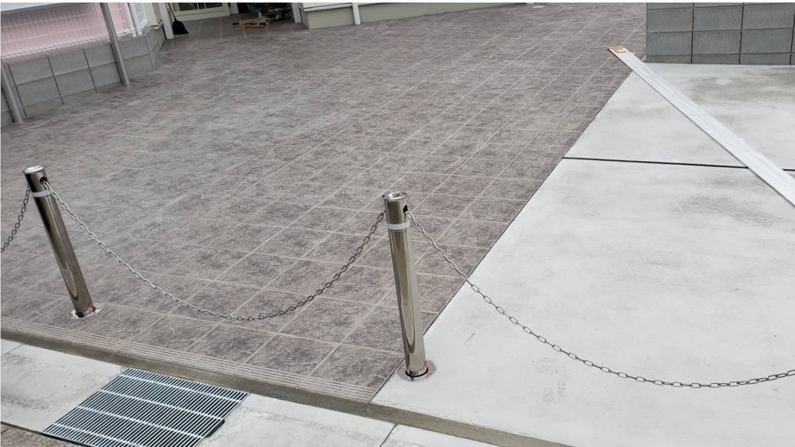 駐車場ポール設置 名古屋市昭和区 | 名古屋市昭和区でエクステリア工事ならイズ美