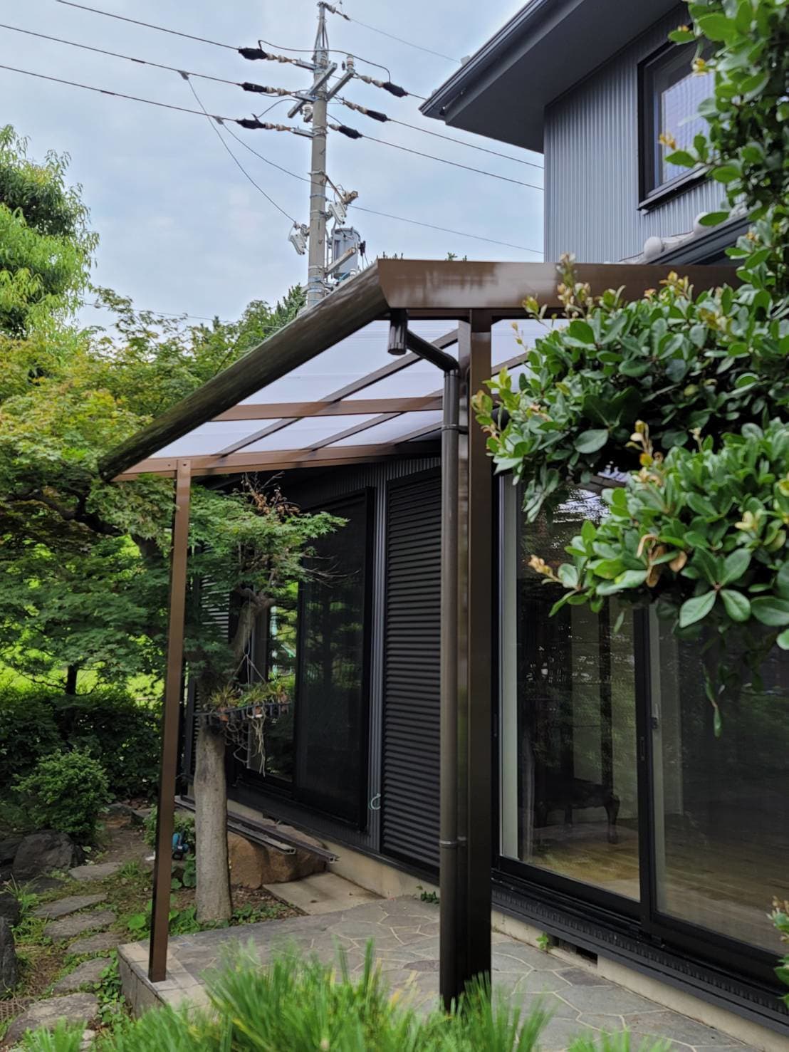 波板張替え | 名古屋市昭和区のエクステリア工事ならイズ美