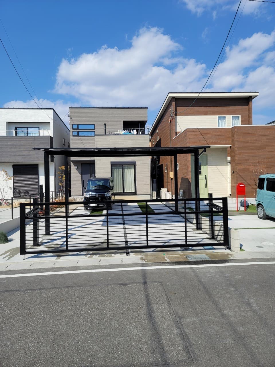 跳ね上げゲート・カーポート設置 | 名古屋市昭和区のエクステリア工事ならイズ美