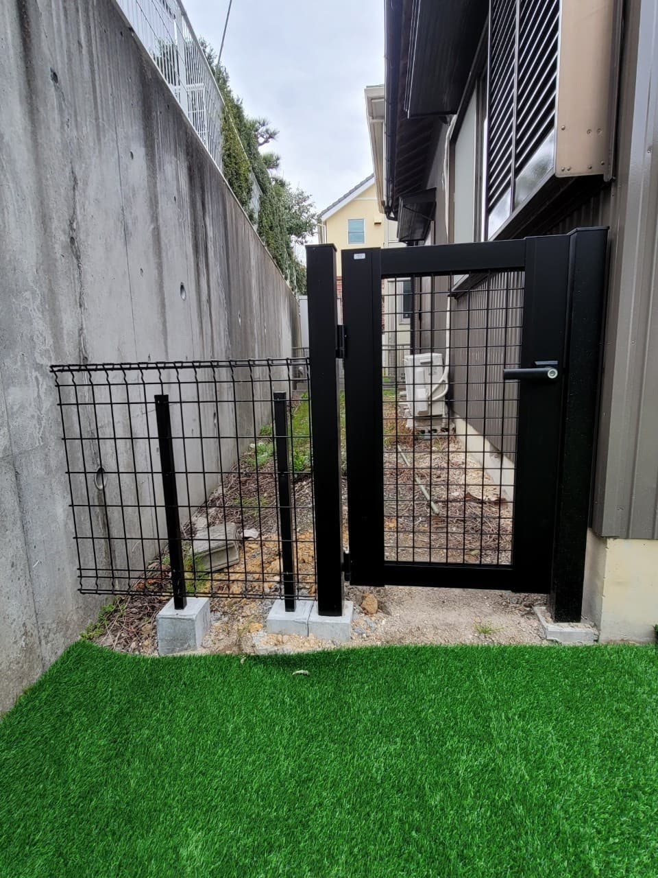 門扉・メッシュフェンス設置 | 名古屋市昭和区のエクステリア工事ならイズ美